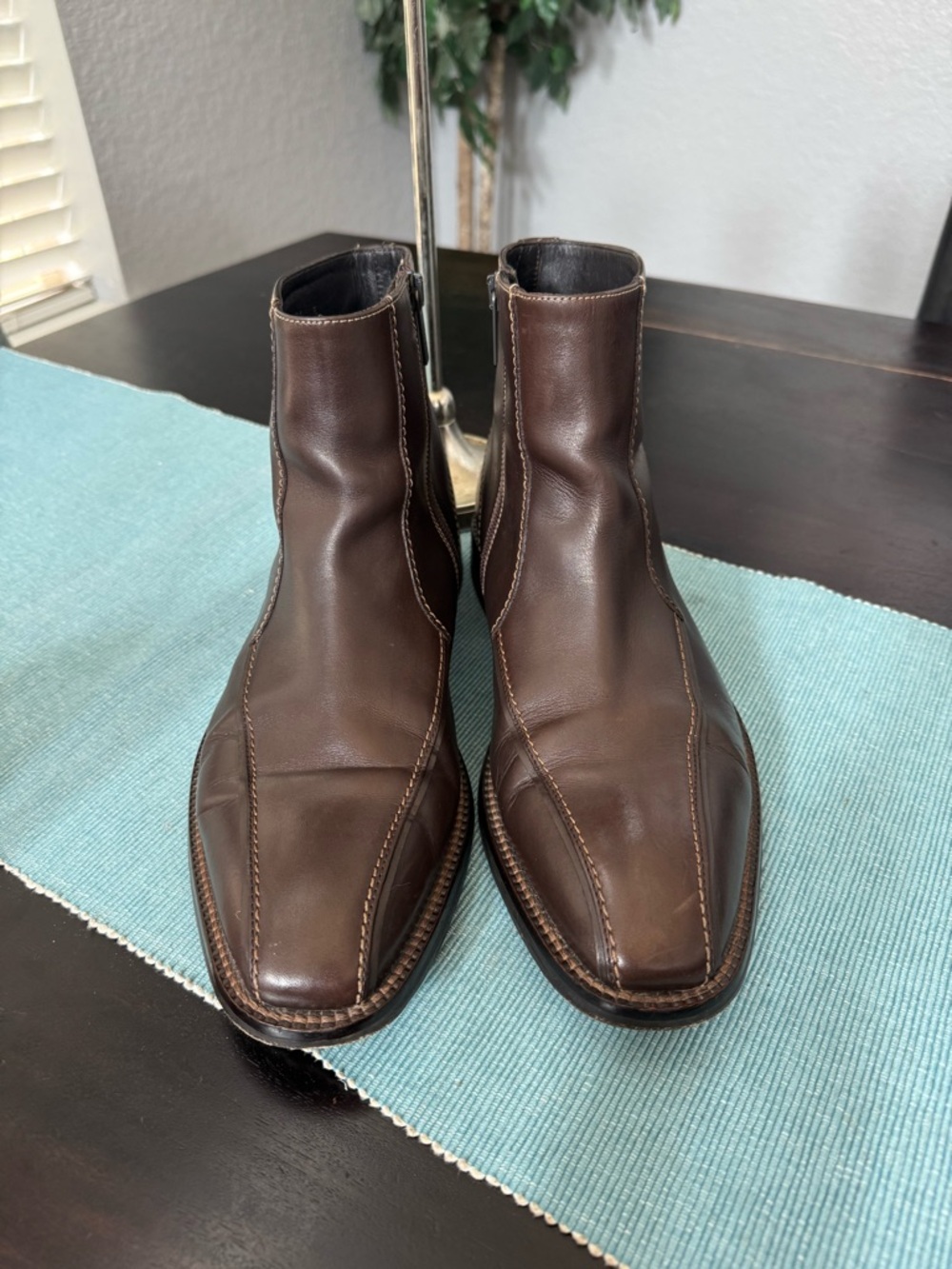 BOSS Hugo Boss brown leather ankle boots size 8